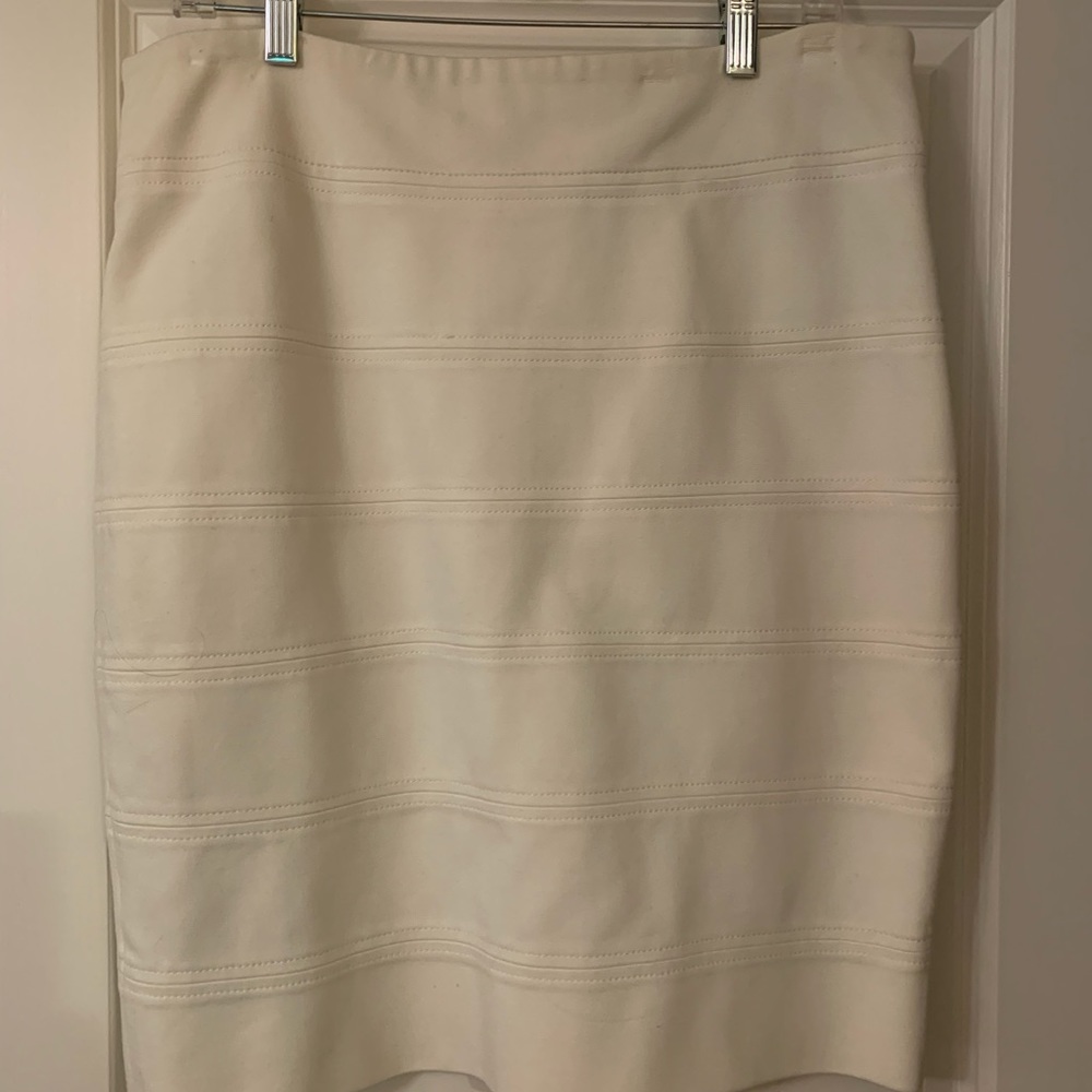 White Black House Market size 12 white skirt